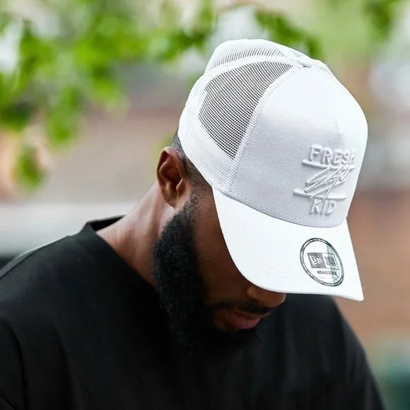 NEW ERA x FRESH EGO KID WHITE MESH TRUCKER - Picture 2 of 4